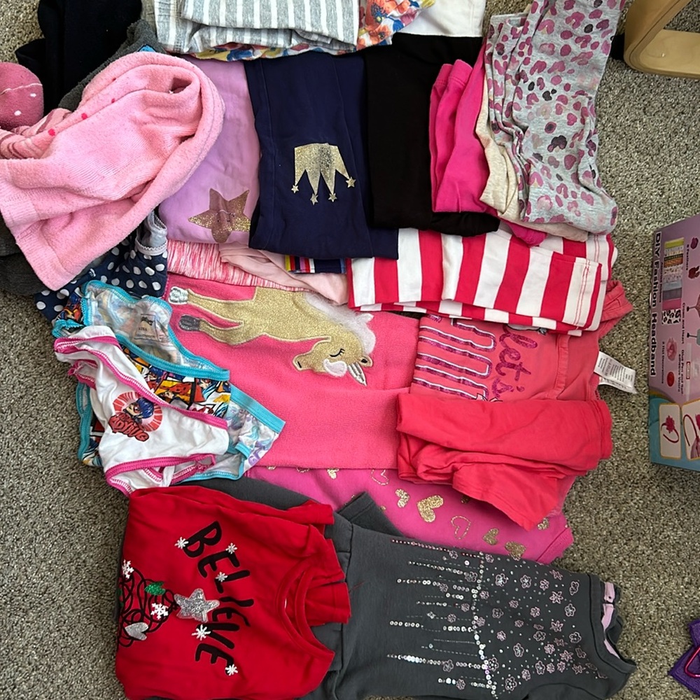 Huge Lot of Preloved Girl 4T clothes, please read details in the description